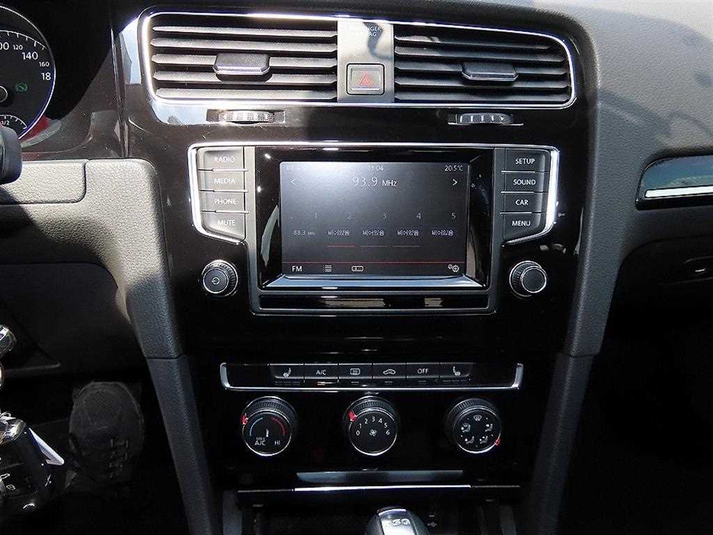 Volkswagen Golf - Vista 12