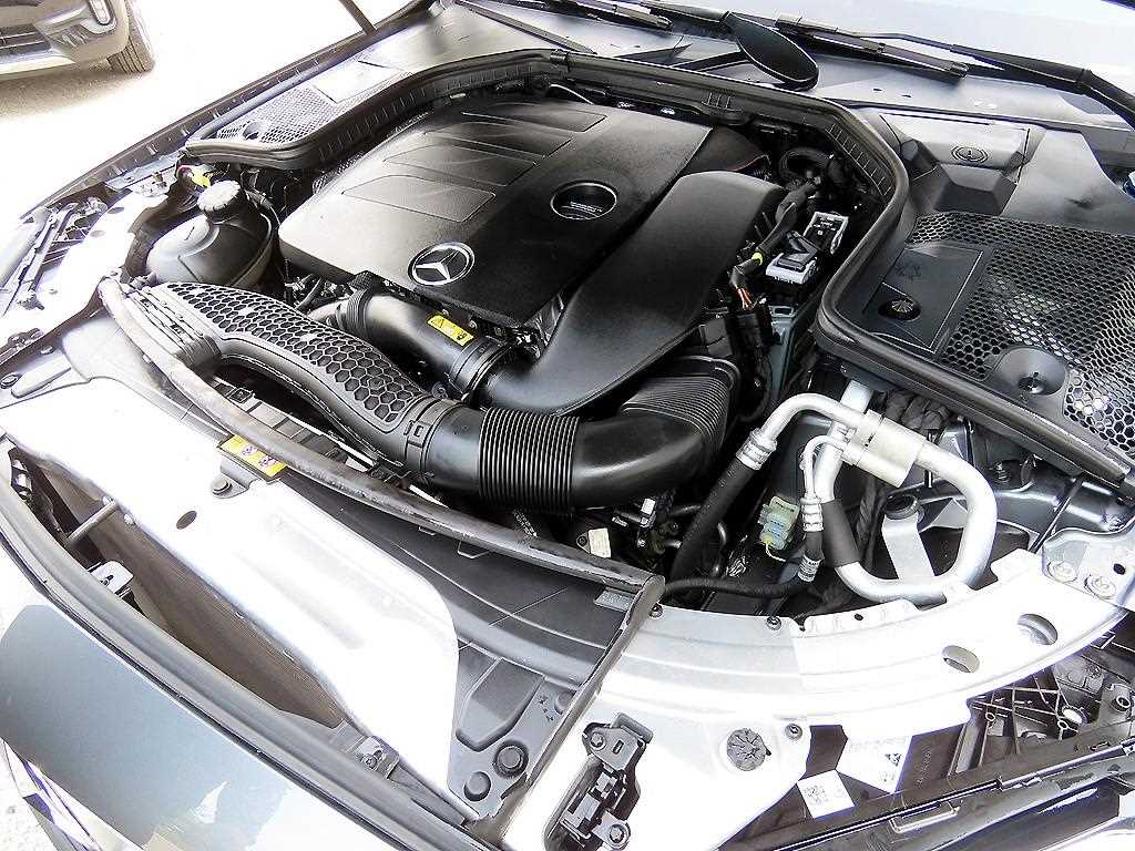 Mercedes Benz C Class 2019 Gris - Importación desde Corea - HF Imports Iquique - Foto 18