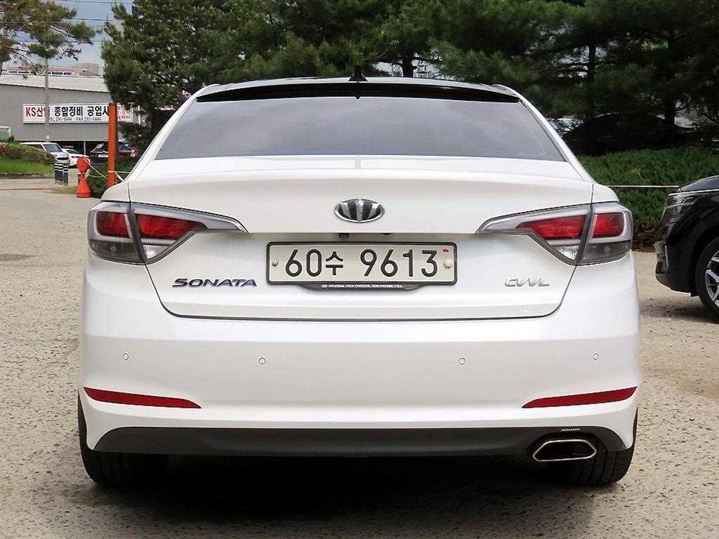 HYUNDAI Sonata - Vista 4