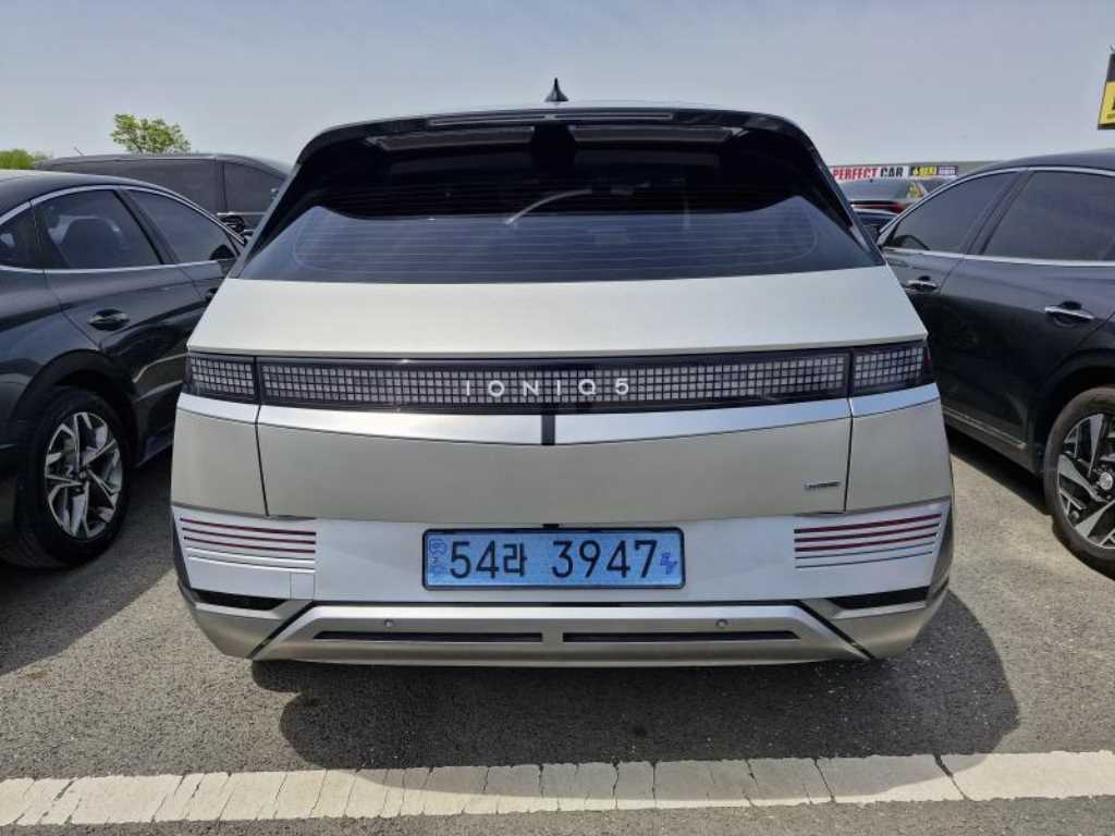 HYUNDAI Ioniq 5 - Vista 4