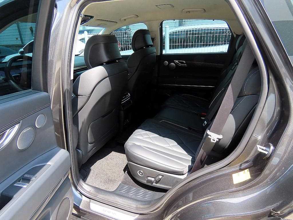 Genesis GV80 - Vista 6