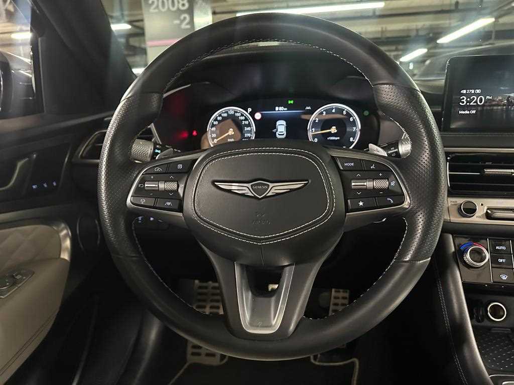 Genesis G70 - Vista 11