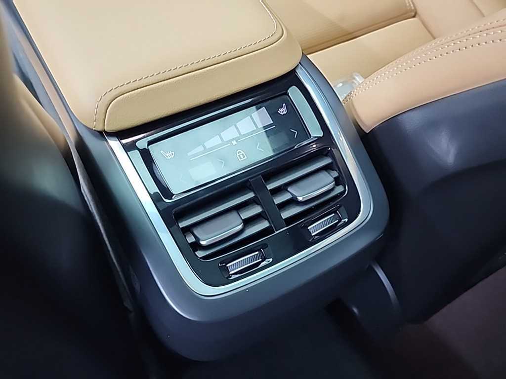 Volvo XC60 2023 Blanco - Importación desde Corea - HF Imports Iquique - Foto 13
