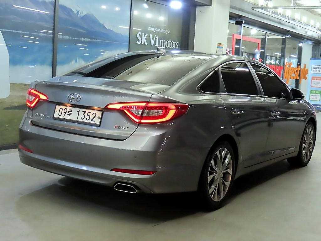 HYUNDAI Sonata - Vista 4