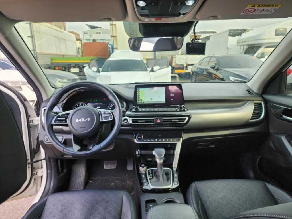 KIA Seltos - Vista 10