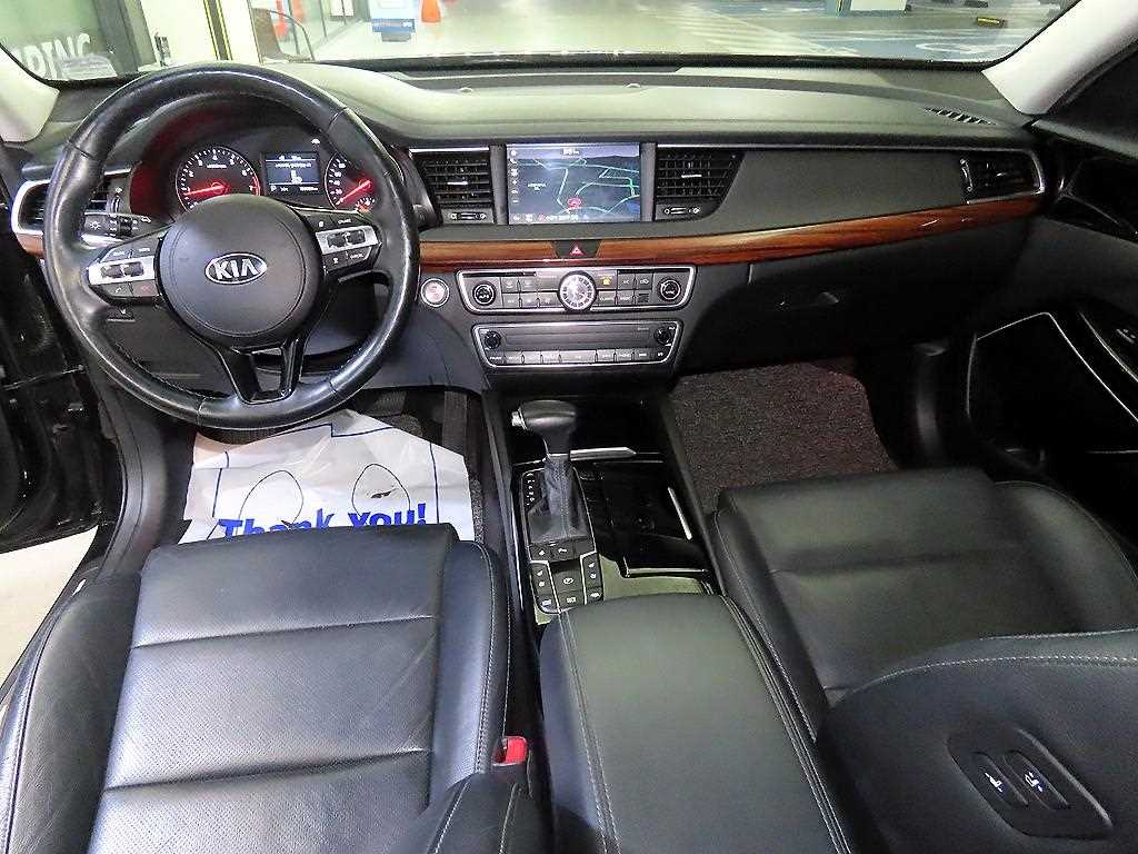 KIA K7 - Vista 10