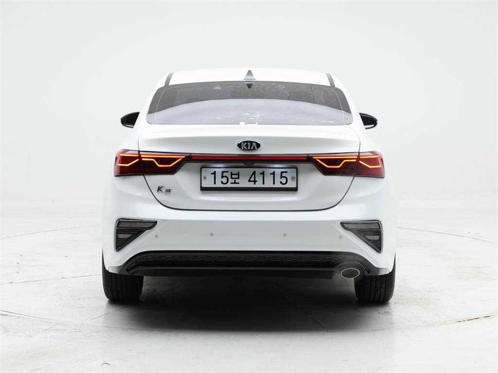 KIA K3 - Vista 5
