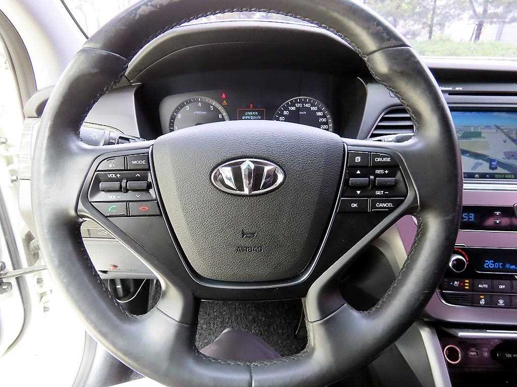 HYUNDAI Sonata - Vista 8