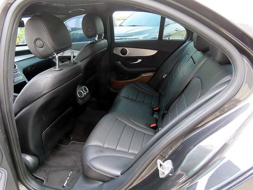 Mercedes Benz C Class - Vista 6