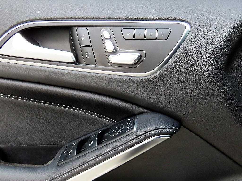 Mercedes Benz GLA Class - Vista 11