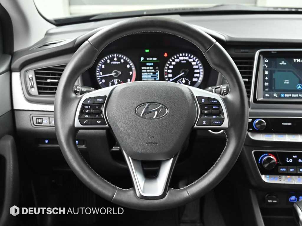 HYUNDAI Sonata - Vista 12