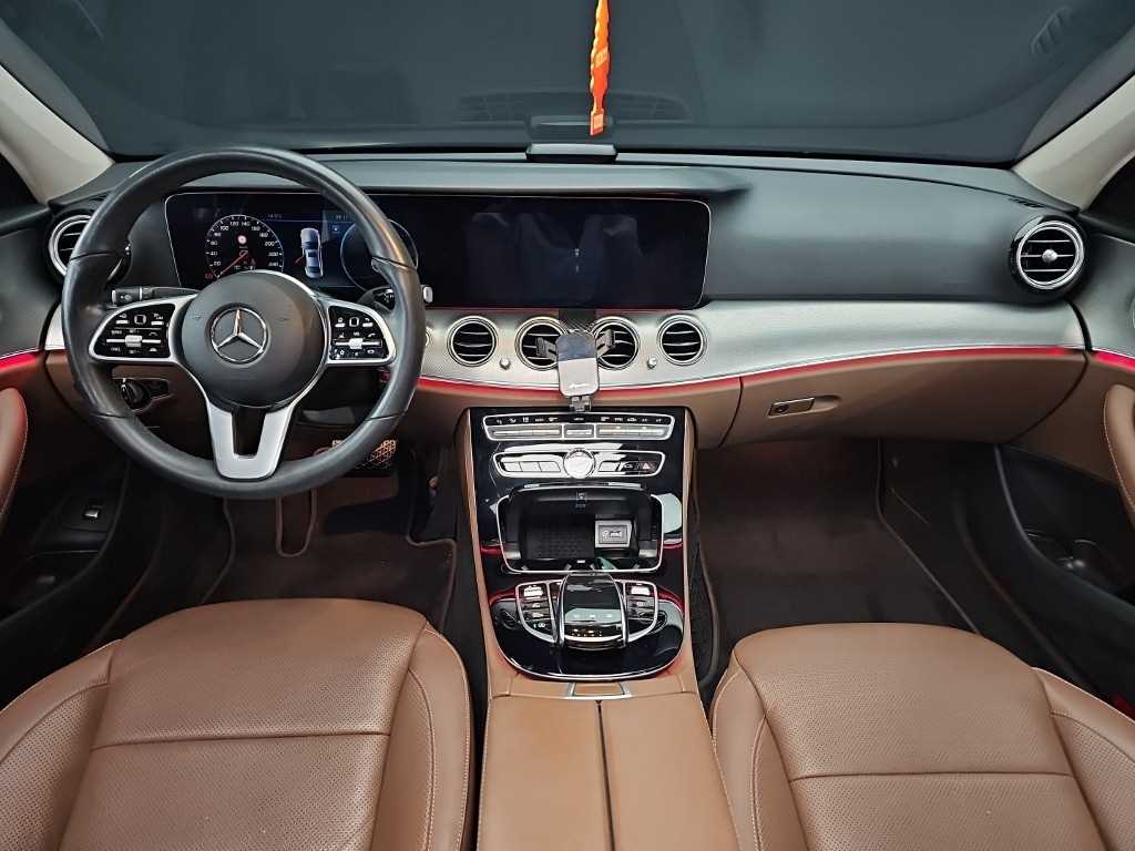 Mercedes Benz E class - Vista 7