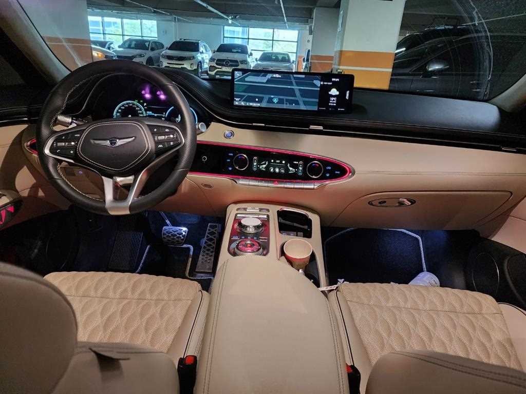 Genesis GV70 - Vista 5