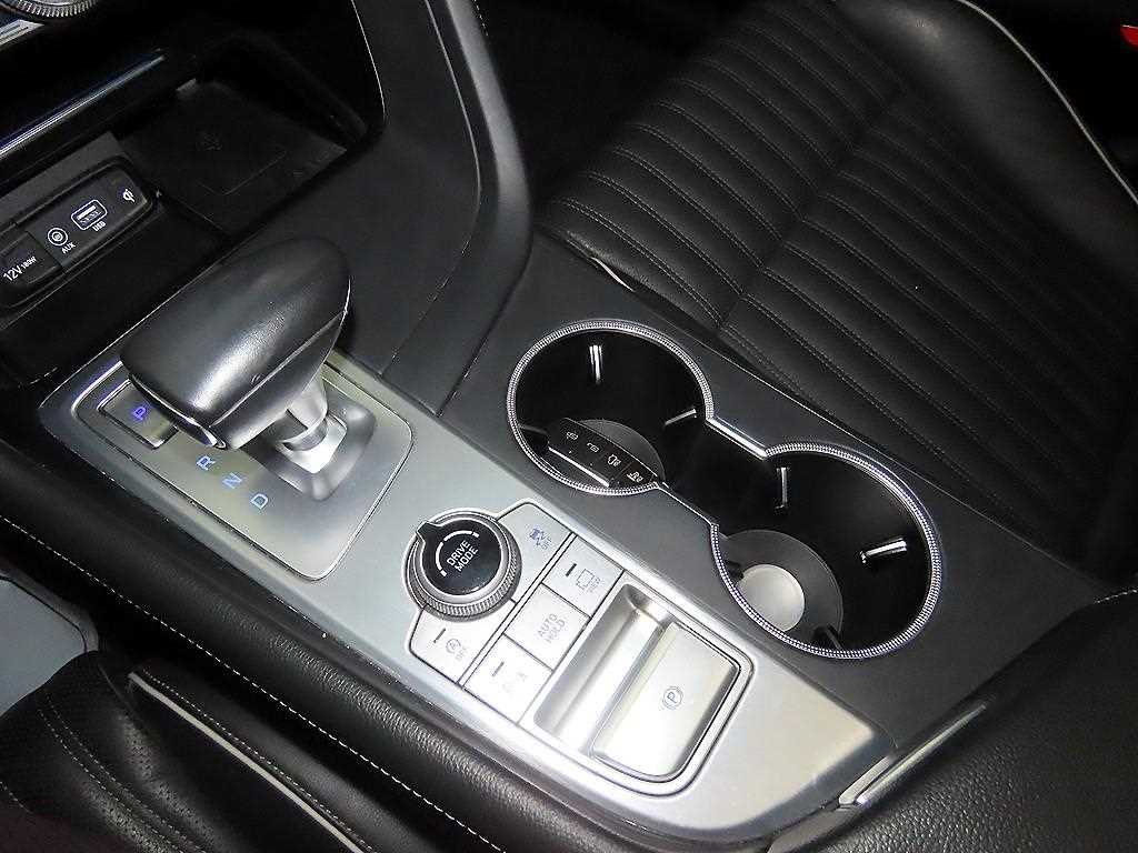 Genesis G70 - Vista 12