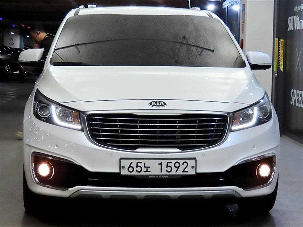 KIA Carnival - Vista 2