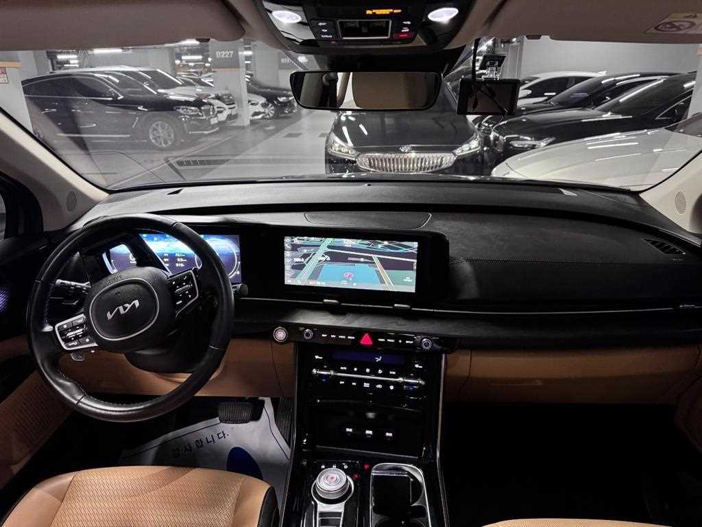 KIA Carnival - Vista 8