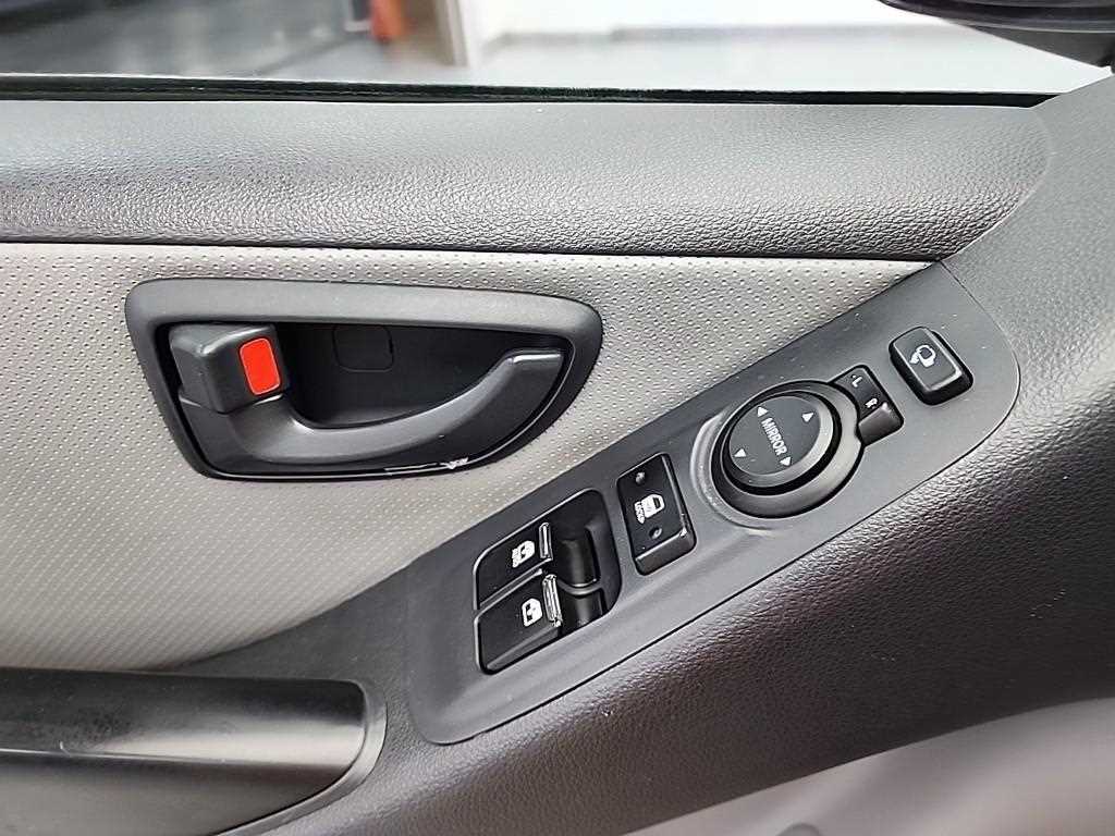 HYUNDAI Starex 2019 Amarillo - Importación desde Corea - HF Imports Iquique - Foto 13
