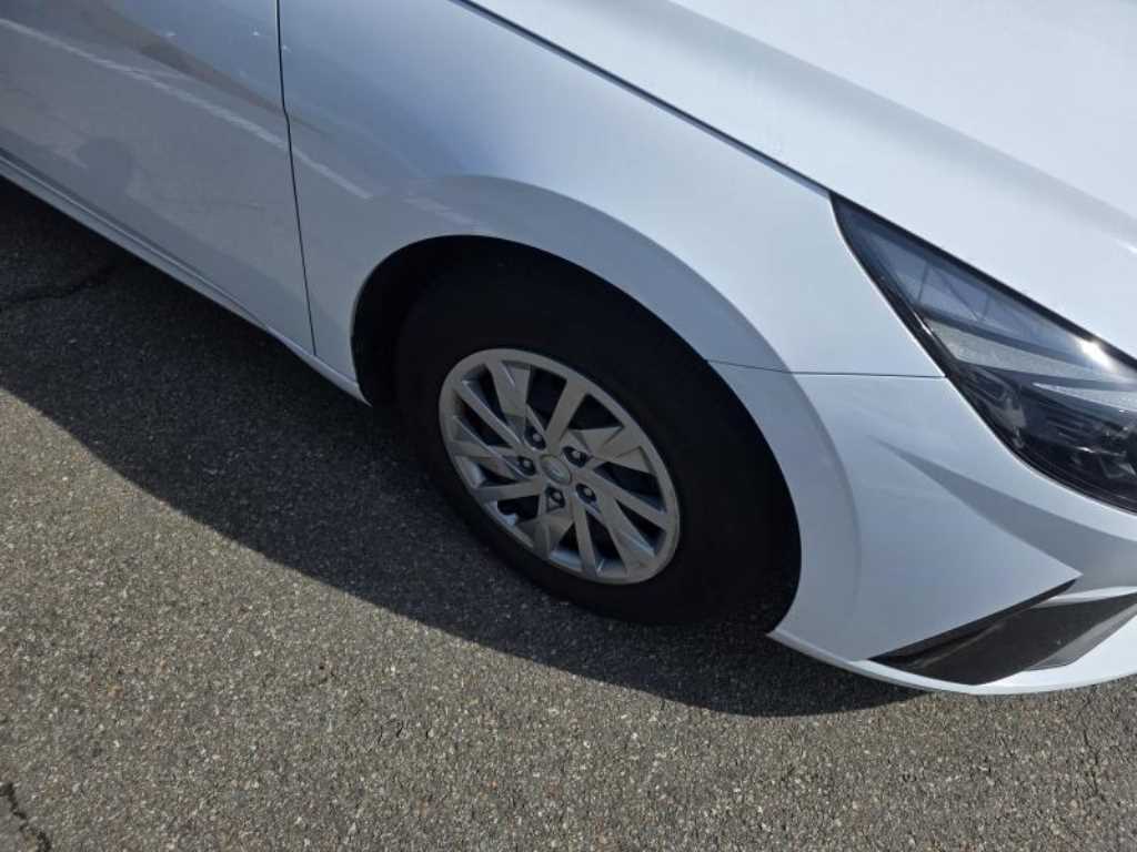 HYUNDAI Avante - Vista 8