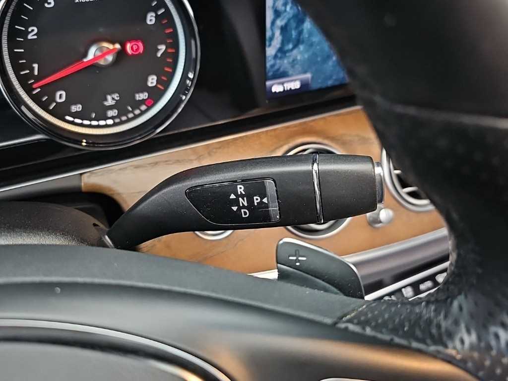 Mercedes Benz E class - Vista 8
