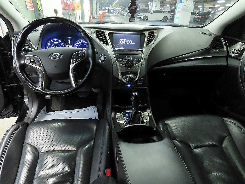 HYUNDAI Grandeur - Vista 10