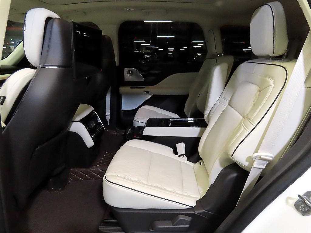 Lincoln Aviator - Vista 7