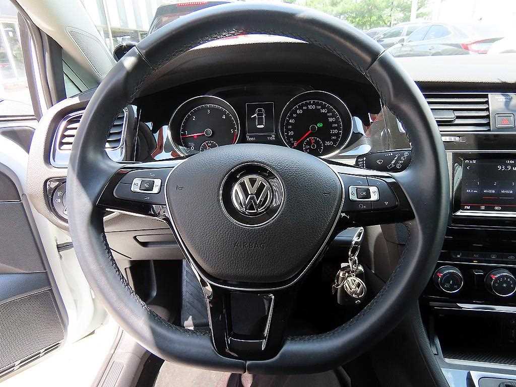 Volkswagen Golf - Vista 8
