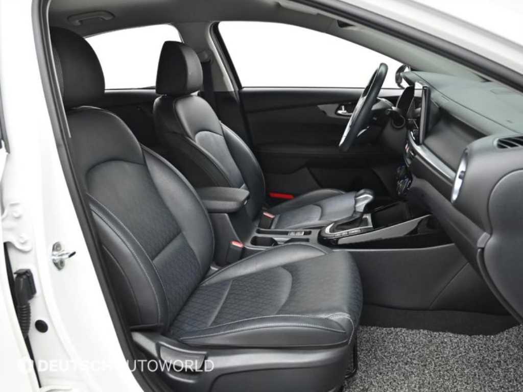 KIA K3 - Vista 10
