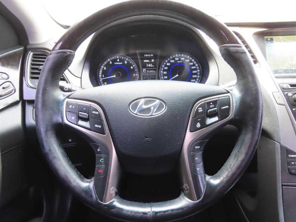 HYUNDAI Grandeur - Vista 11