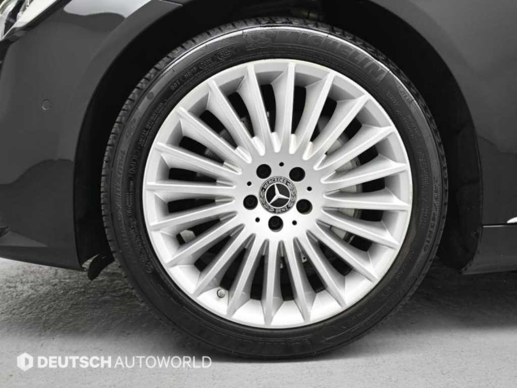 Mercedes Benz S Class - Vista 5