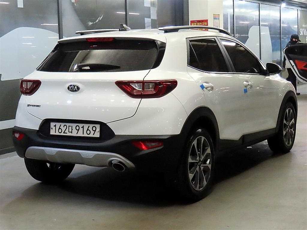 KIA Stonic - Vista 4