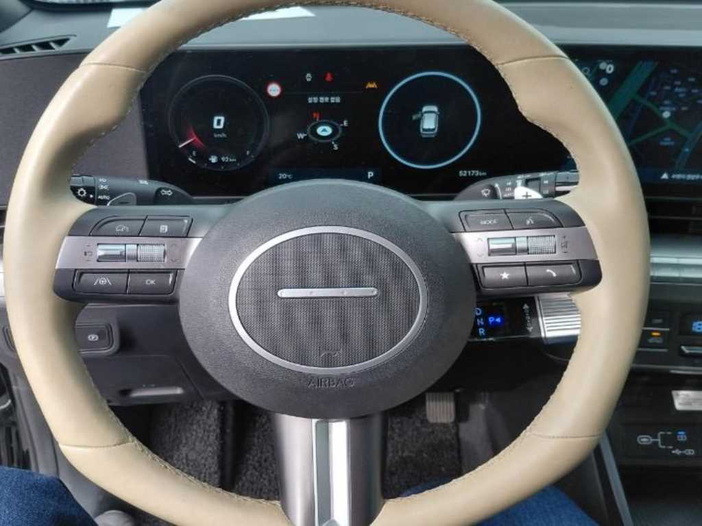 HYUNDAI Kona - Vista 5