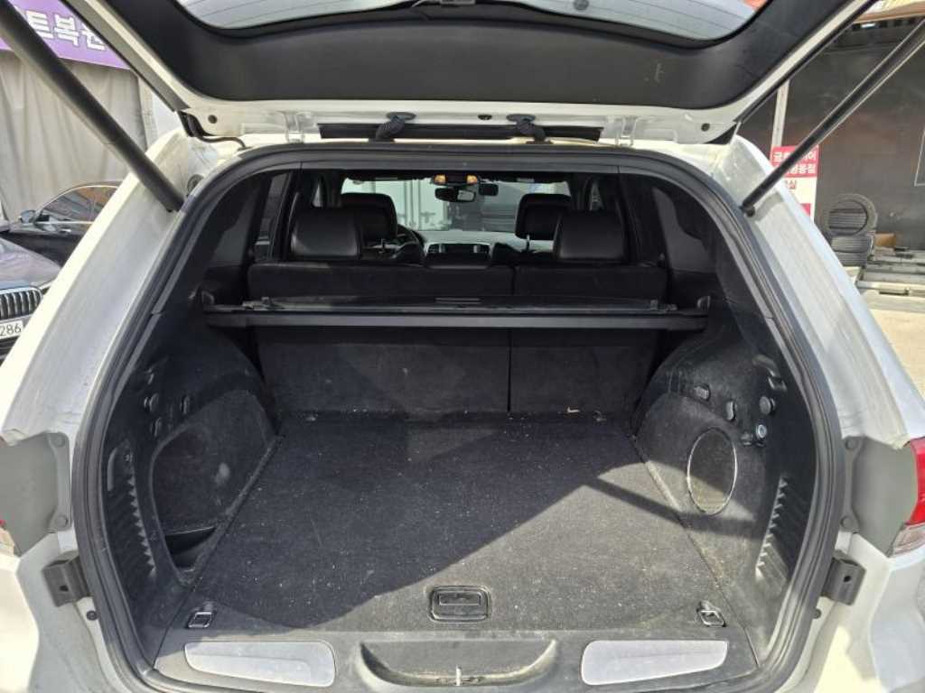 Jeep Cherokee - Vista 6