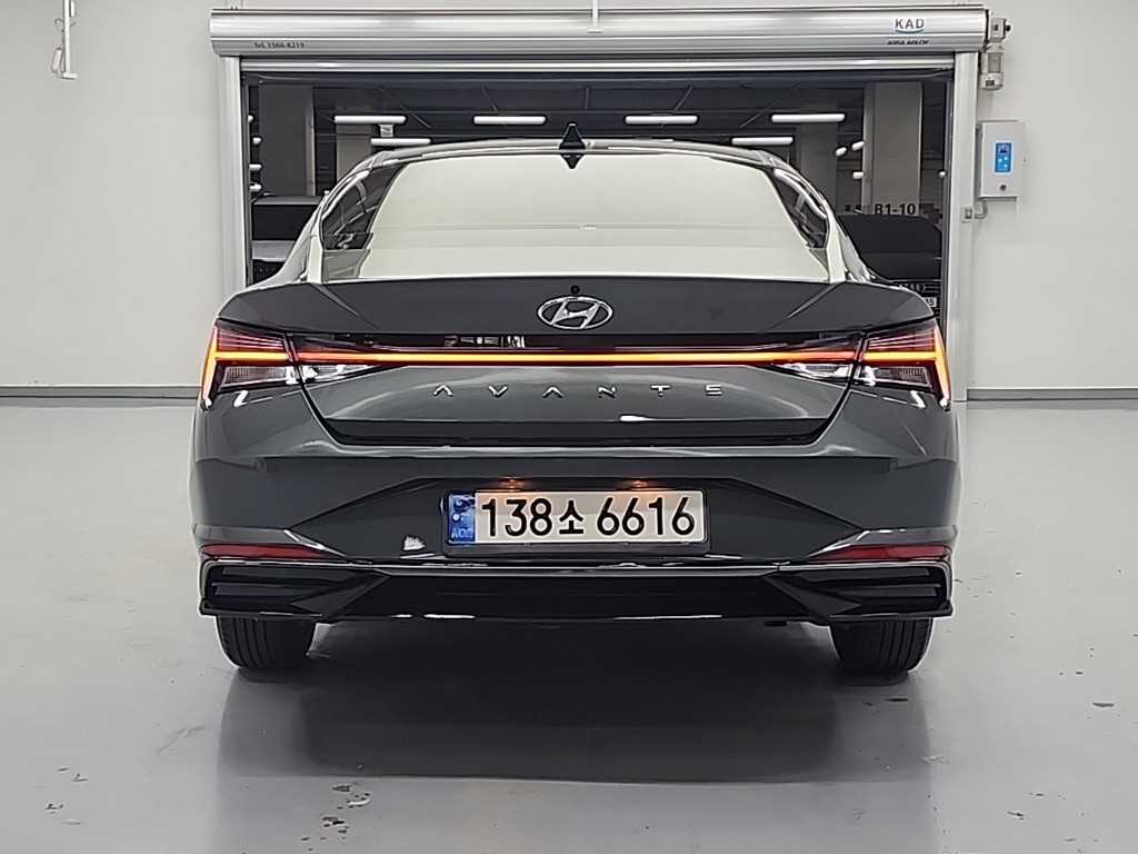 HYUNDAI Avante - Vista 3