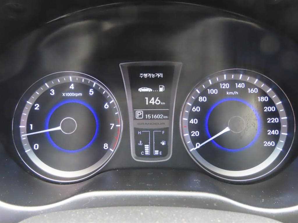HYUNDAI Grandeur - Vista 9