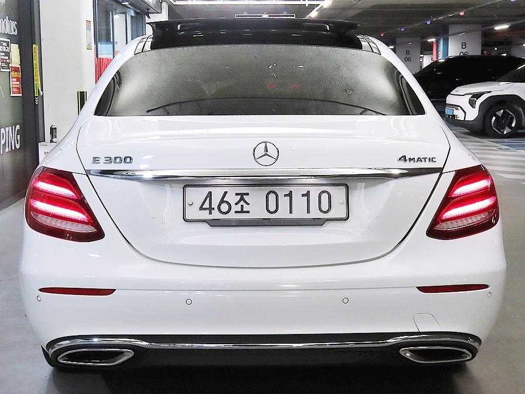 Mercedes Benz E class - Vista 5