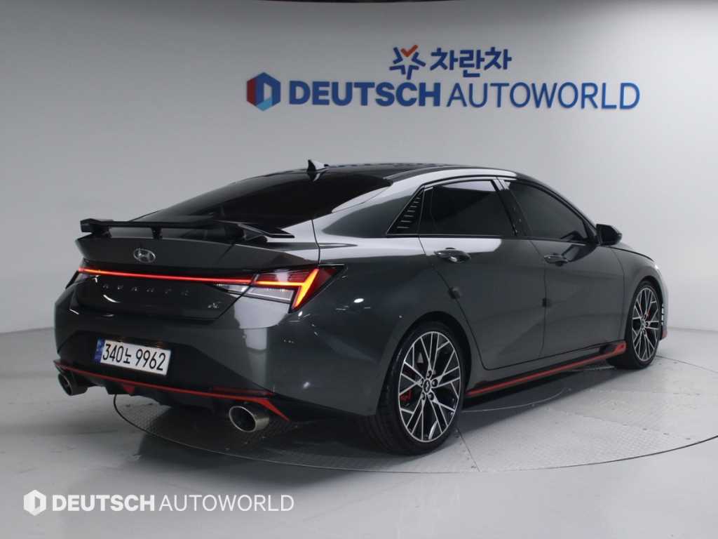 HYUNDAI Avante - Vista 2