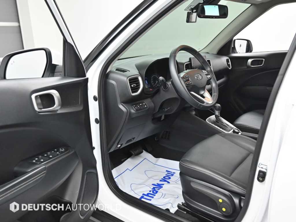 HYUNDAI Venue - Vista 11