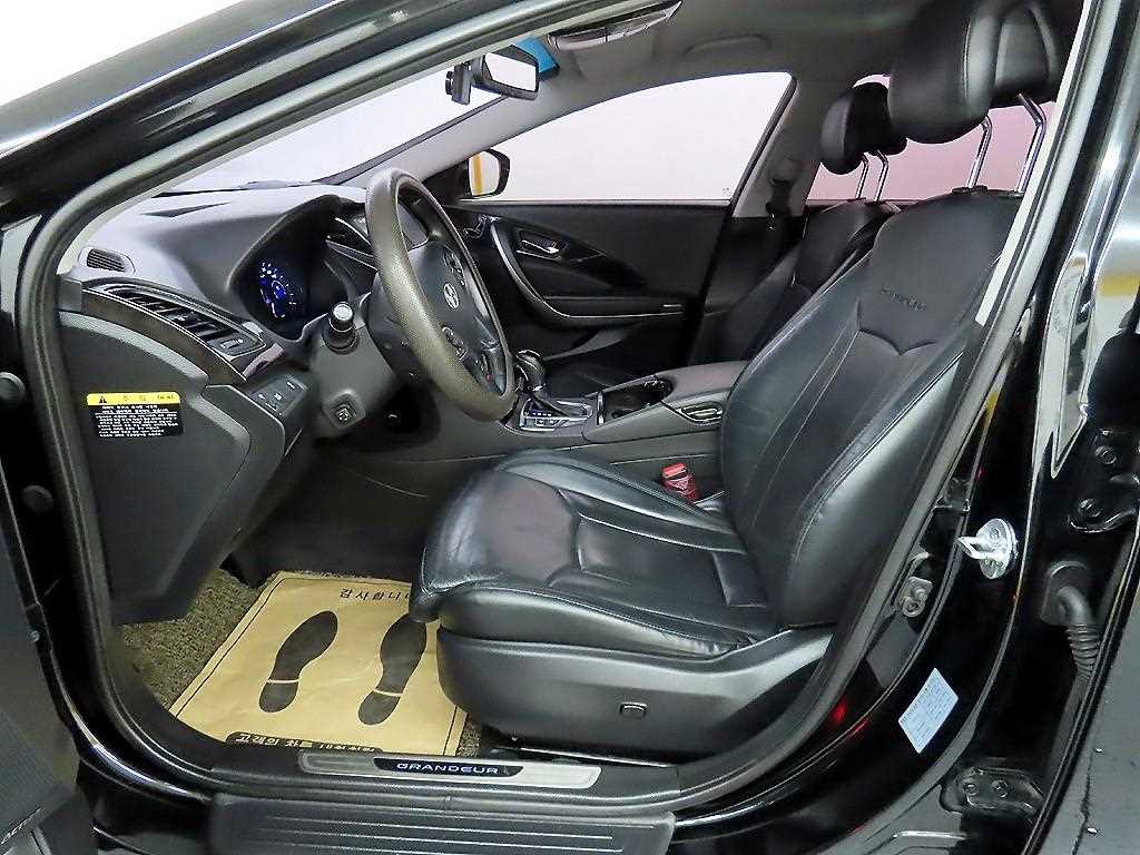 HYUNDAI Grandeur - Vista 5