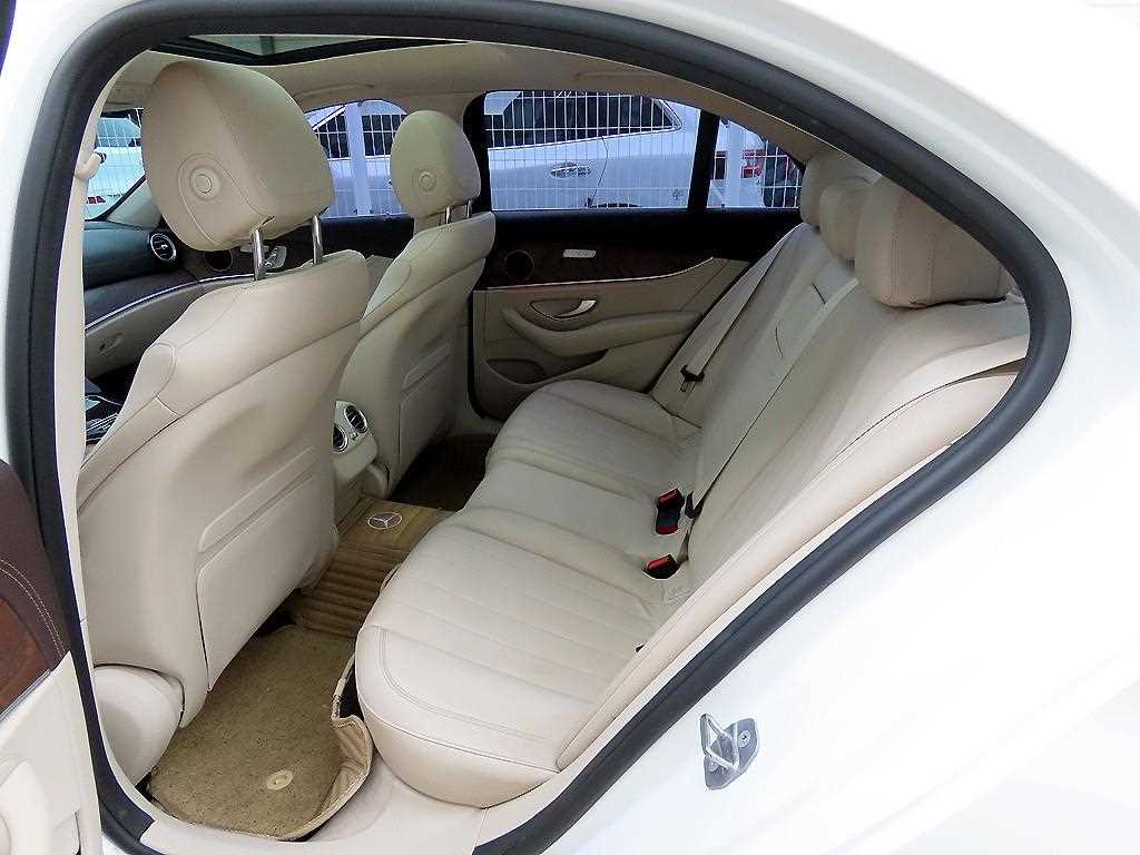 Mercedes Benz E class - Vista 7