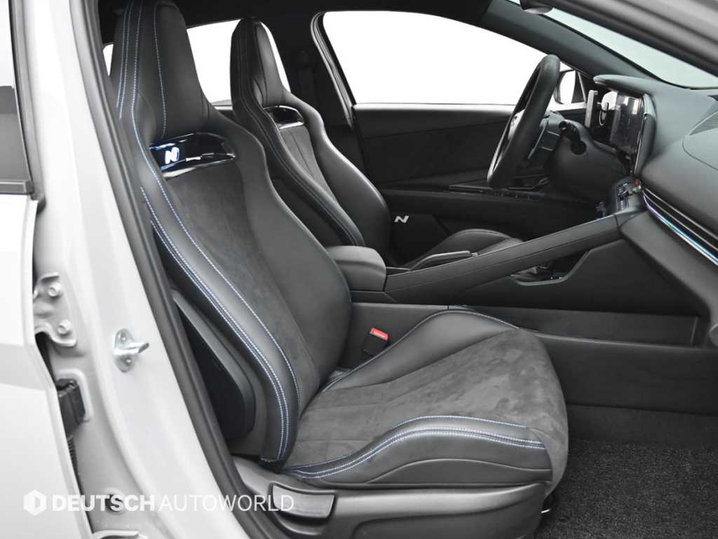 HYUNDAI Avante - Vista 10