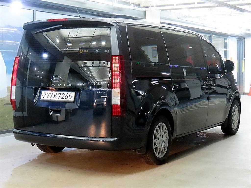 HYUNDAI Staria - Vista 6