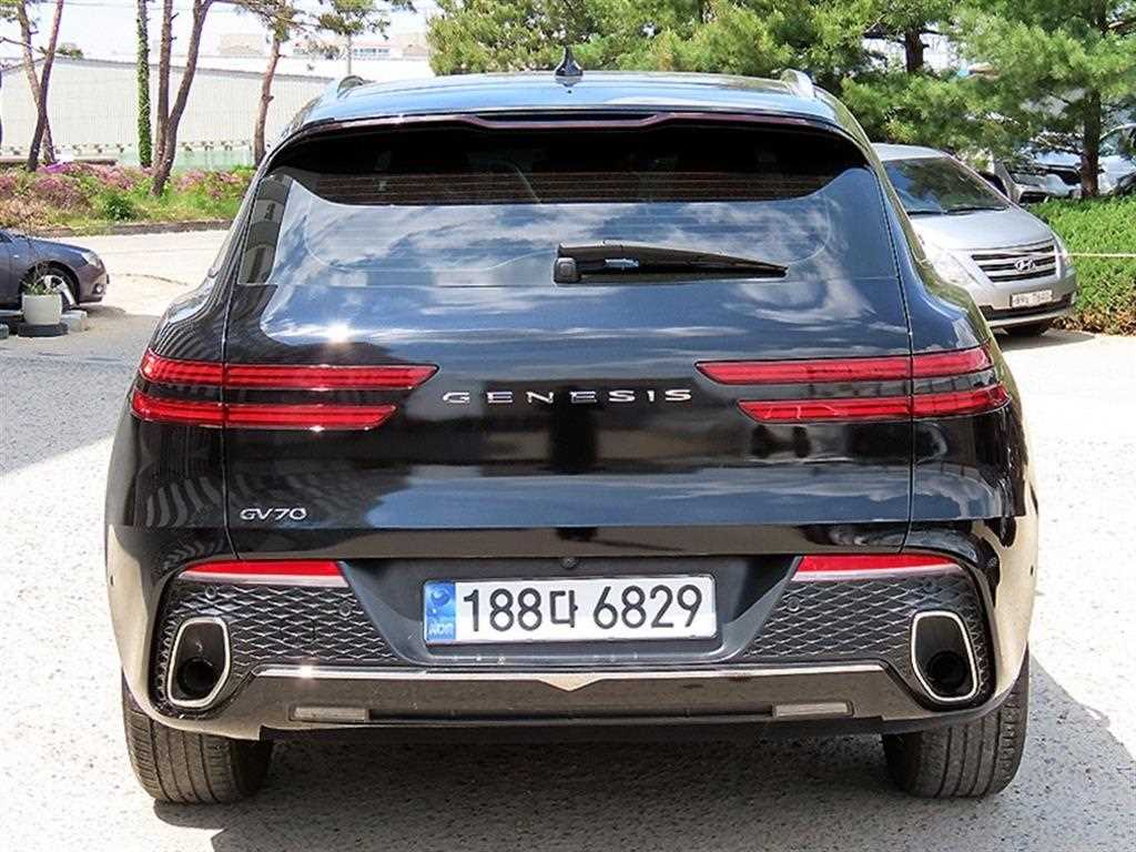 Genesis GV70 - Vista 4
