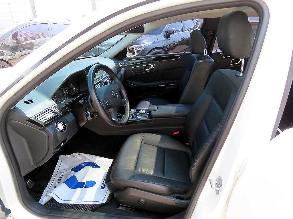 Mercedes Benz E class - Vista 5