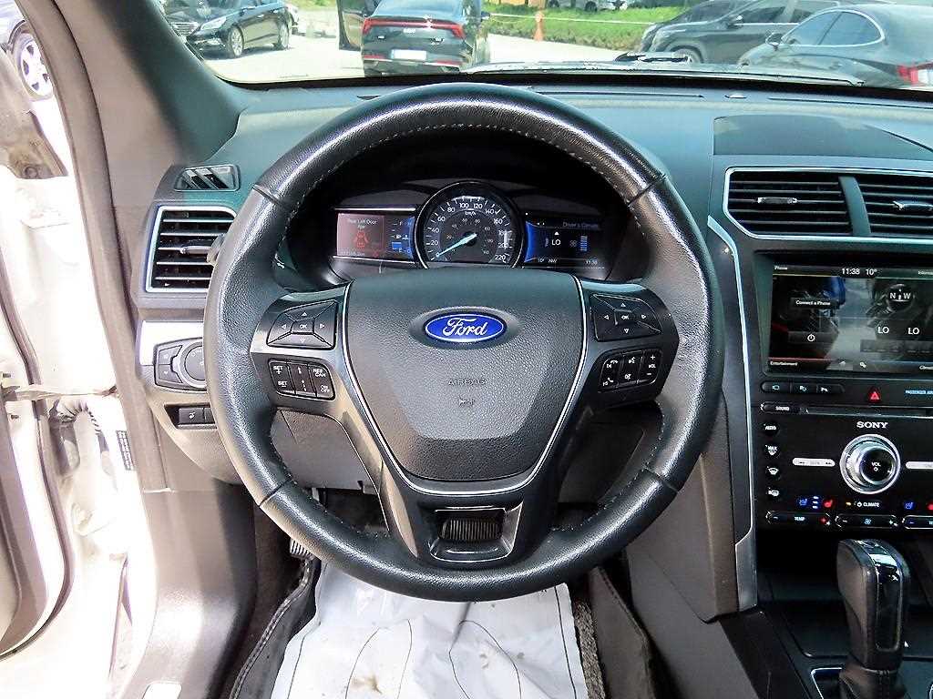 Ford Explorer - Vista 8