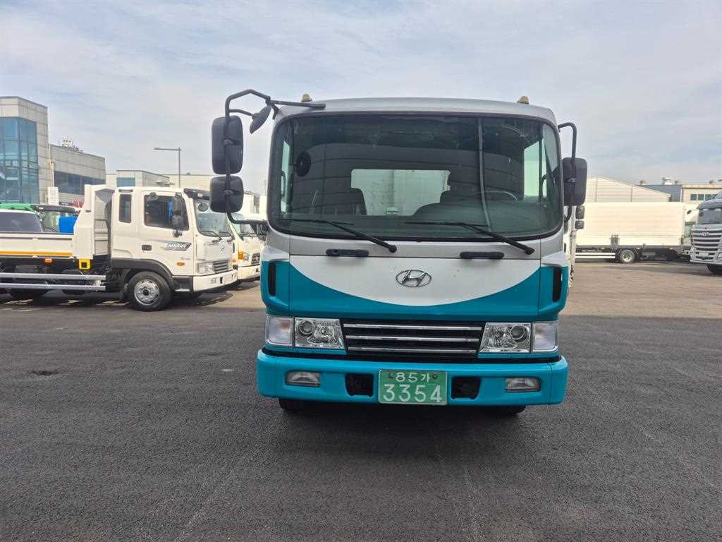 medium and large cargo Special 2006 Blanco - Importación desde Corea - HF Imports Iquique - Foto 1
