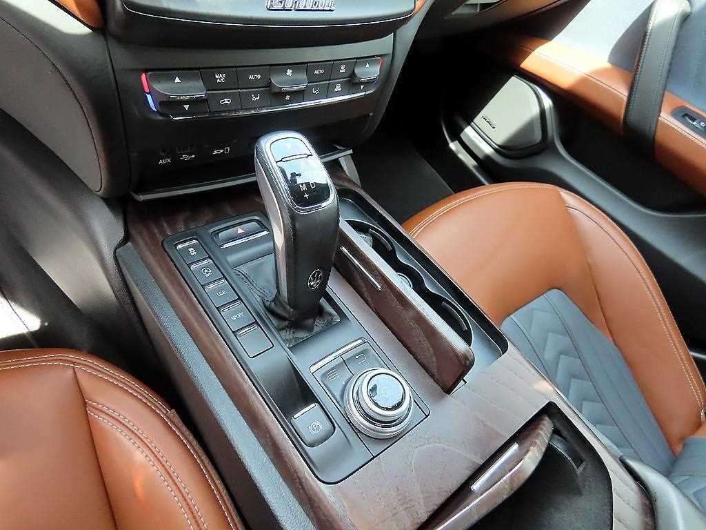 Maserati Ghibli - Vista 10