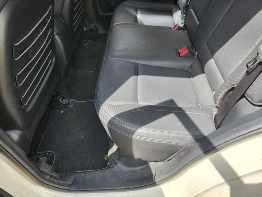 Ssangyong Tivoli - Vista 10