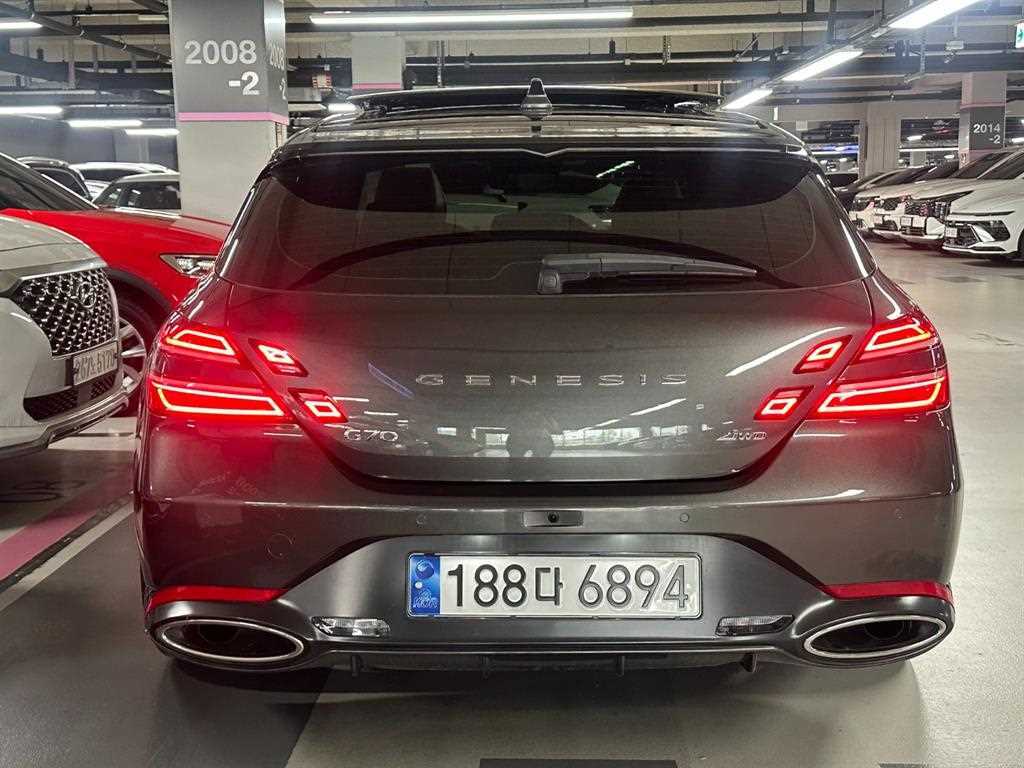 Genesis G70 - Vista 5