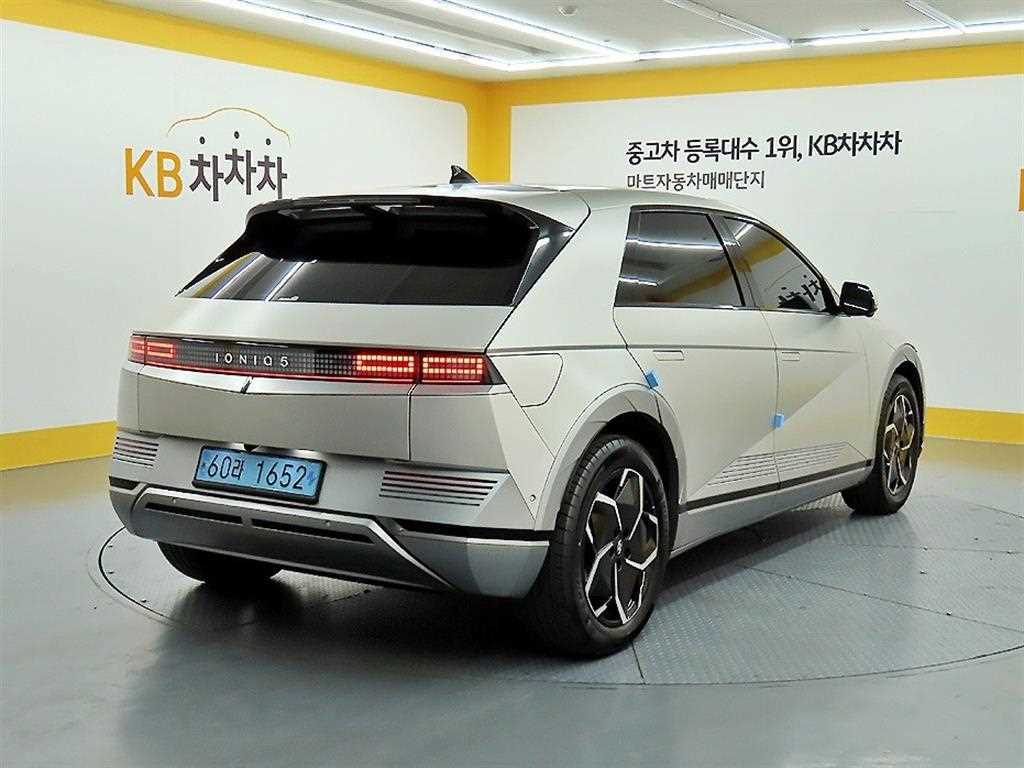 HYUNDAI Ioniq 5 - Vista 4