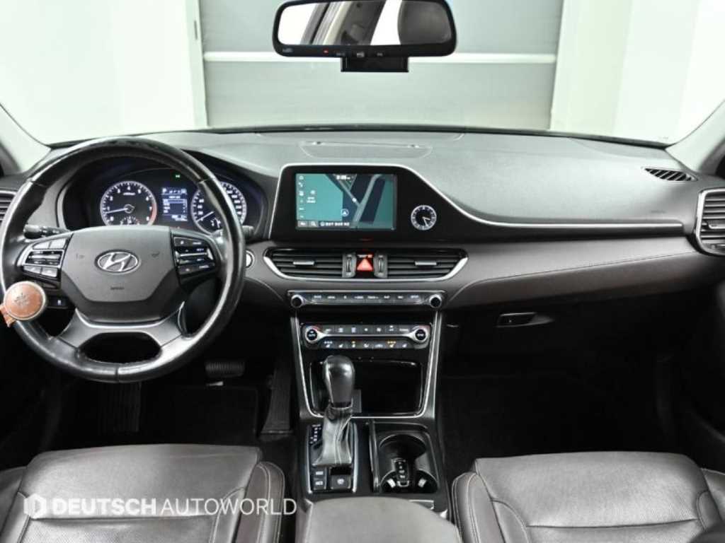 HYUNDAI Grandeur - Vista 7